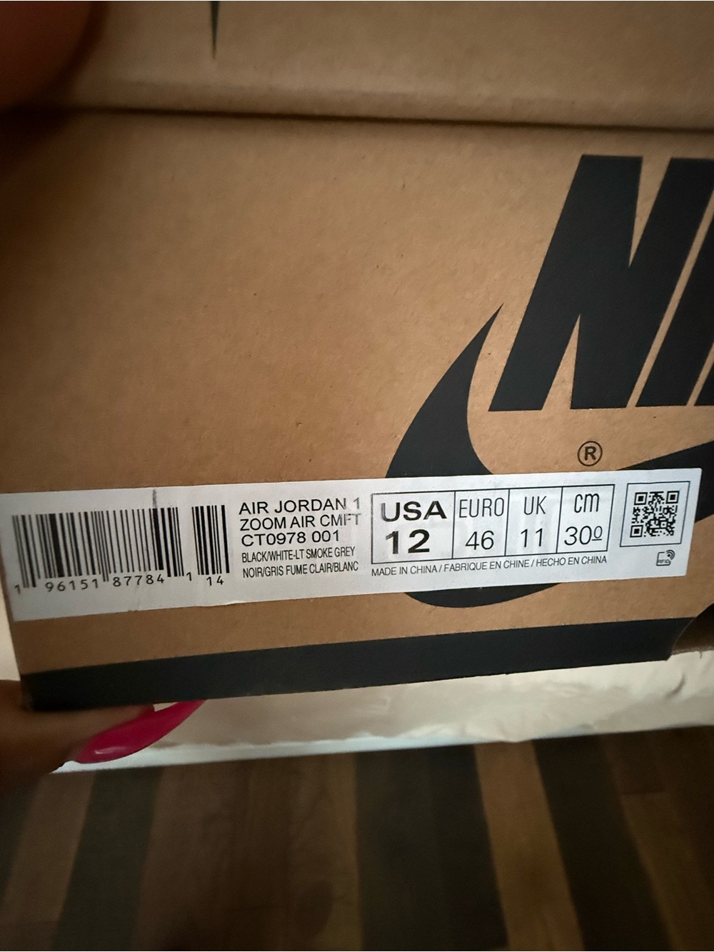 Men's Air Jordan 1 Black and Grey High-Top Sneakers - Iconic Air Style - Picture 6 of 6